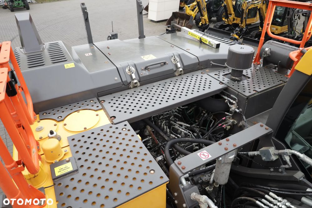 Volvo EC300E NL - 28