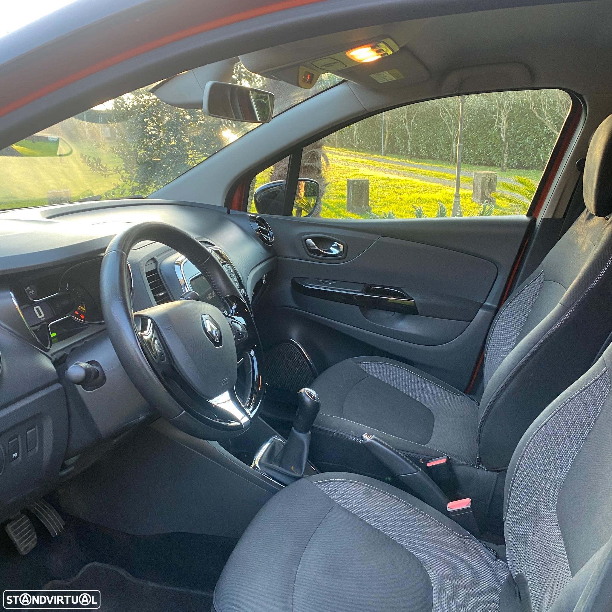 Renault Captur 1.5 dCi Exclusive - 6