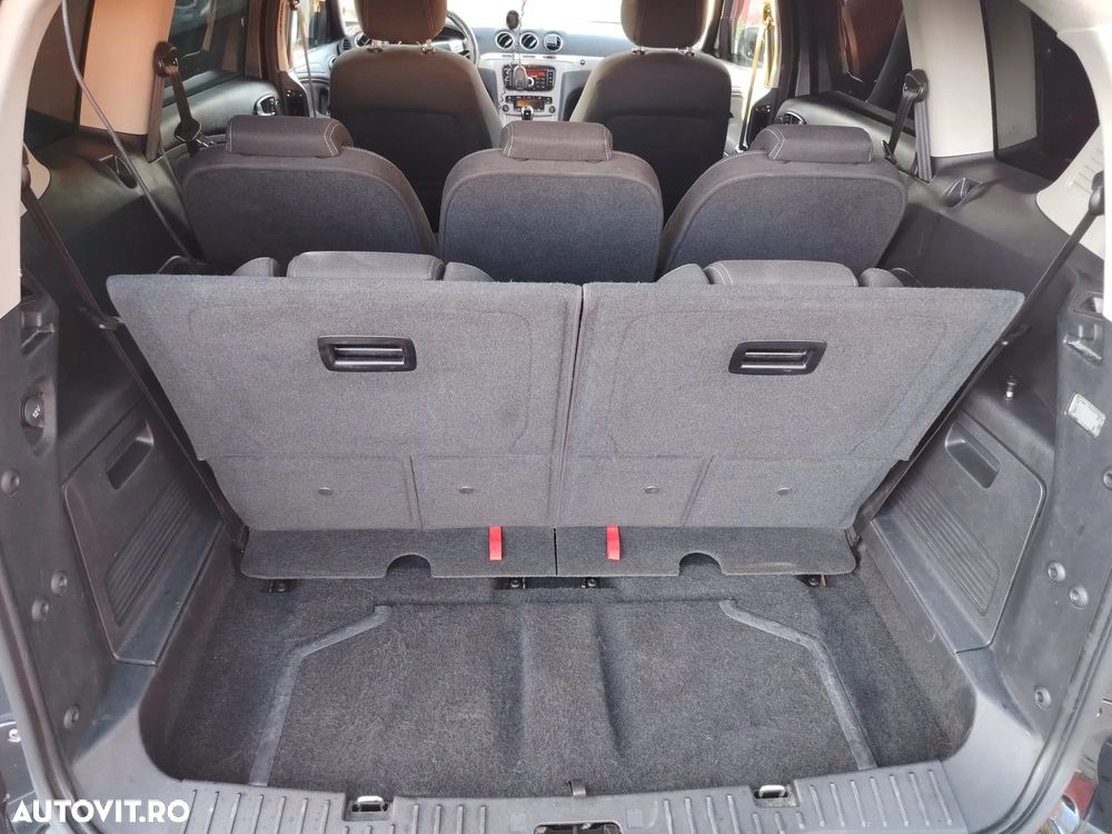 Ford S-Max - 21
