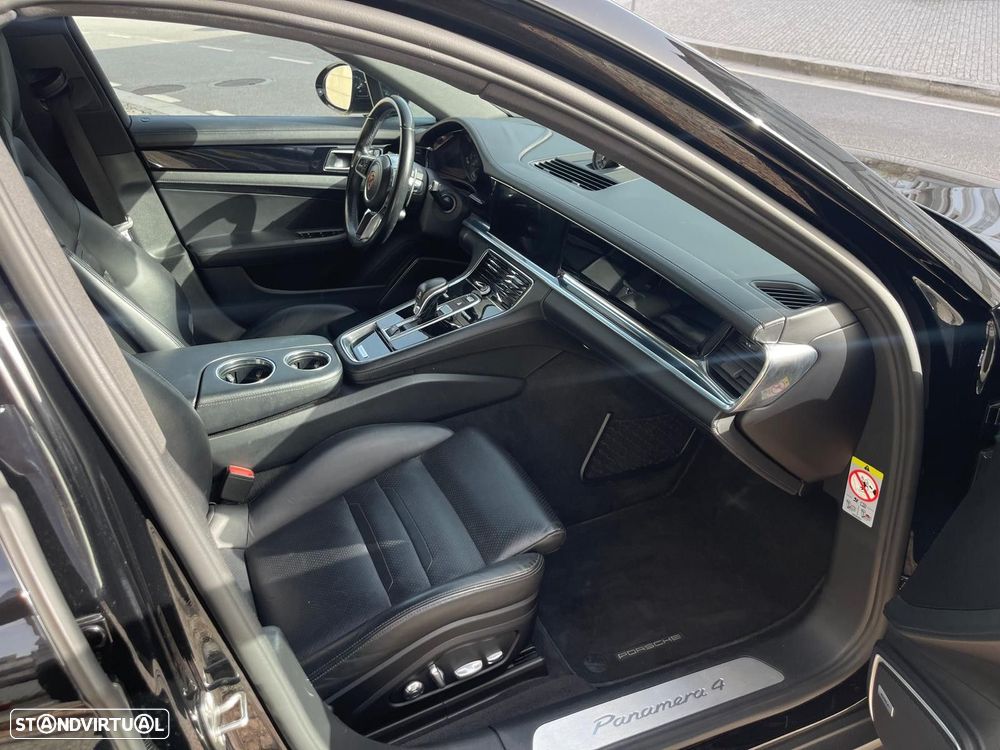 Porsche Panamera 4 E-Hybrid - 34