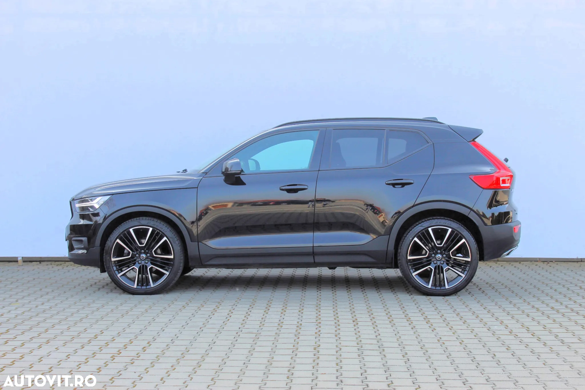 Volvo XC 40 D4 AWD Geartronic R-Design - 2
