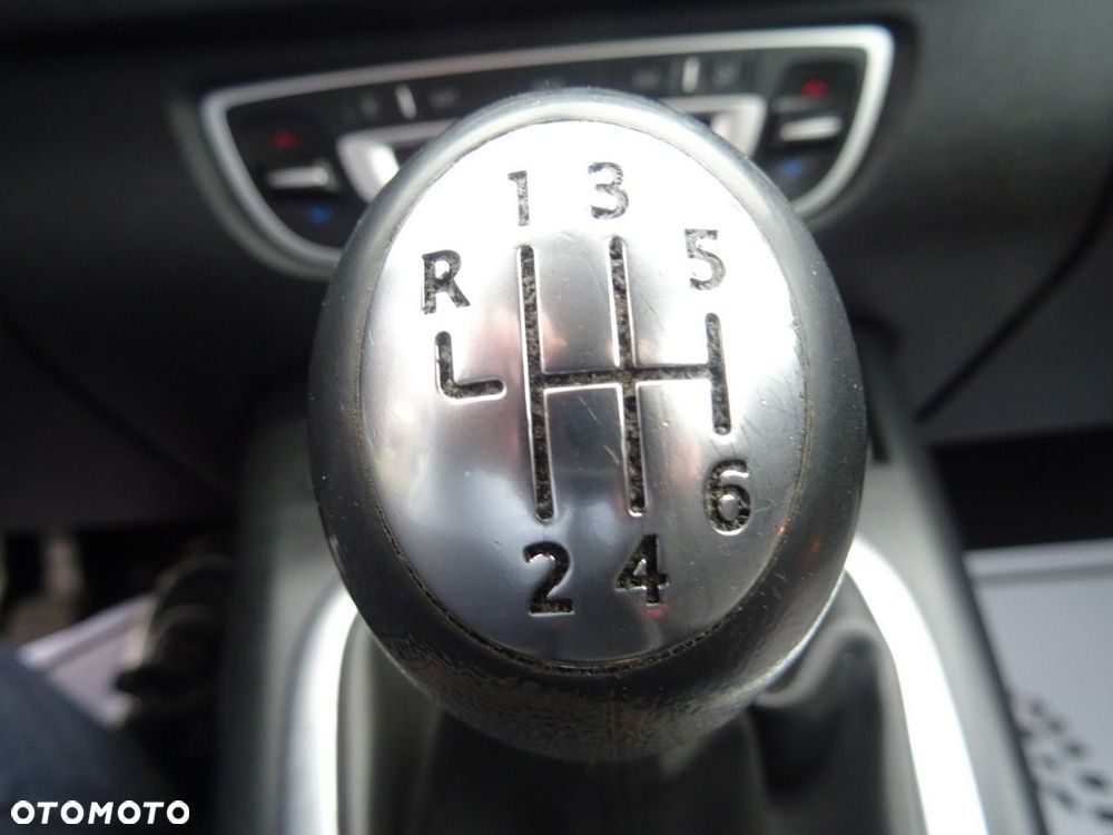 Renault Scenic - 16
