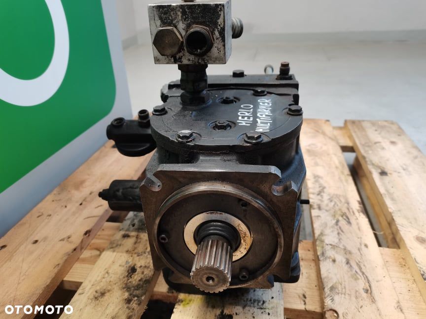 Pompa jazdy Merlo .... Multifarmer {Sauer-Danfoss 90R075 FCSD8D} - 3