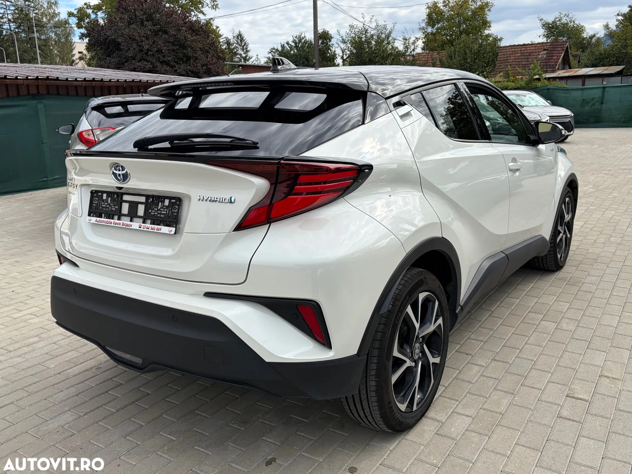 Toyota C-HR Hybrid Lounge - 4