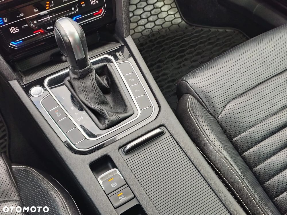 Volkswagen Passat 2.0 TSI Business DSG - 22