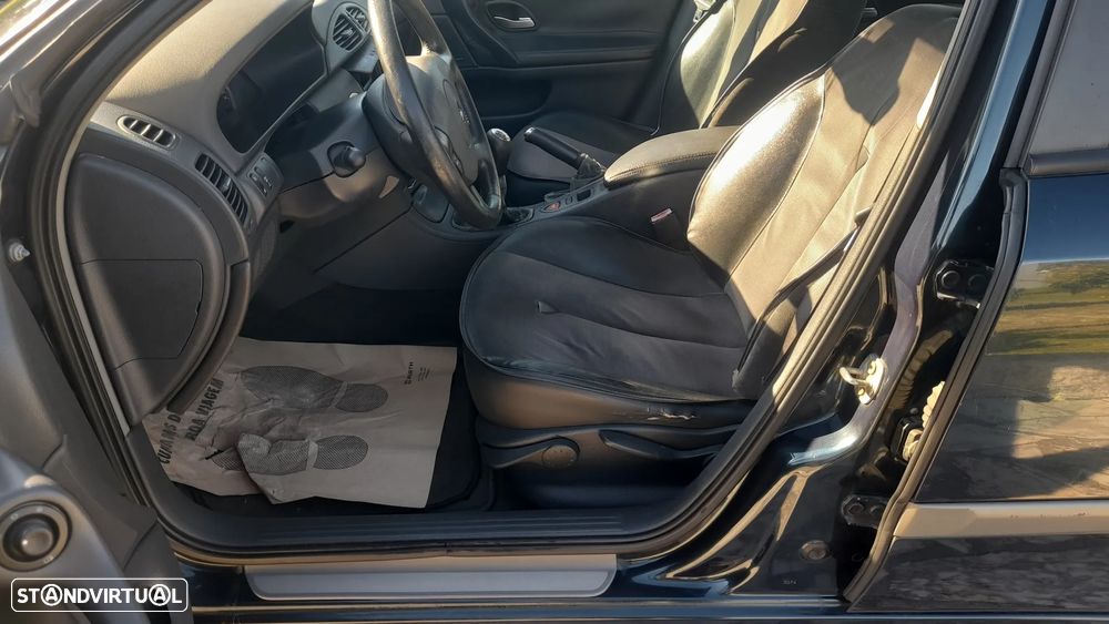 Renault Laguna Break 1.6 Privilége - 17