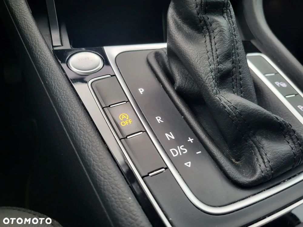 Volkswagen Golf 2.0 TDI SCR DSG Highline - 19