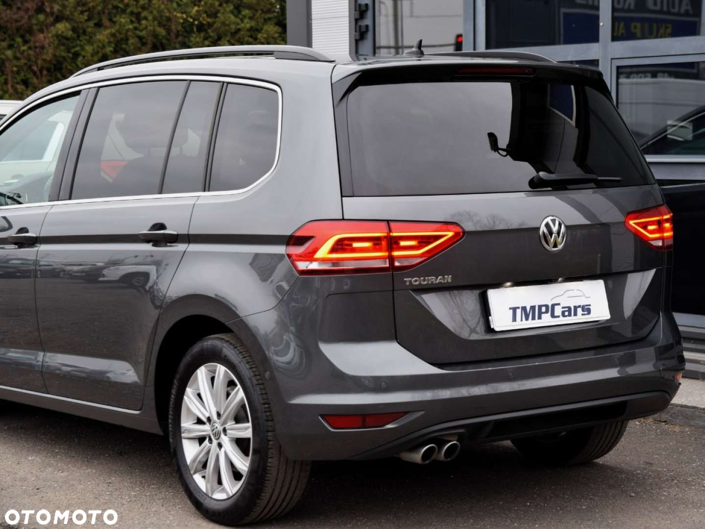 Volkswagen Touran - 14