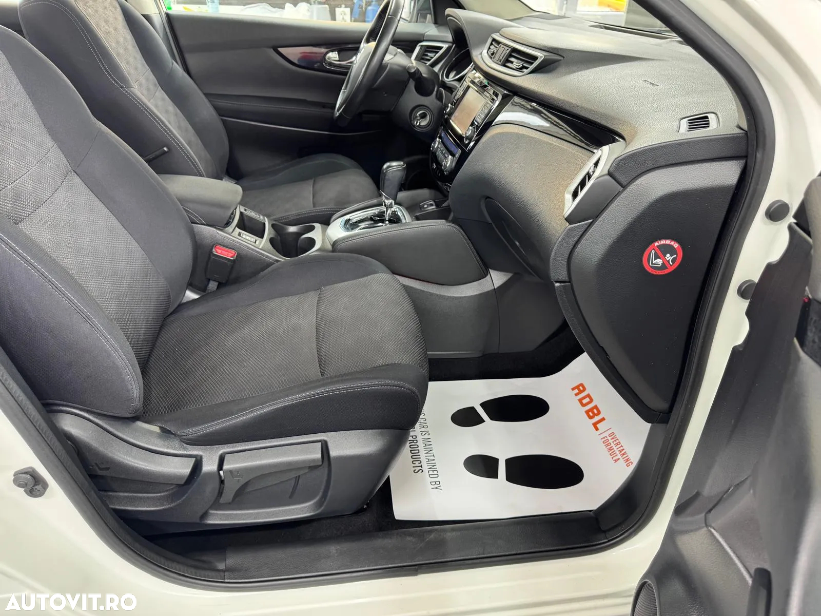 Nissan Qashqai 1.6 DCI Xtronic N-Connecta - 8