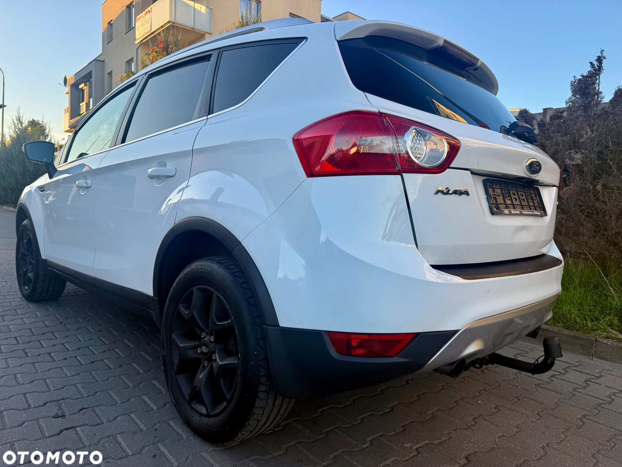 Ford Kuga 2.0 TDCi 2x4 Trend - 4