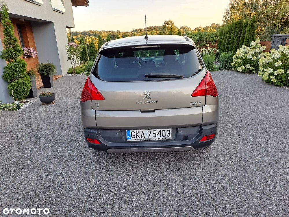 Peugeot 3008 Hybrid4 - 7