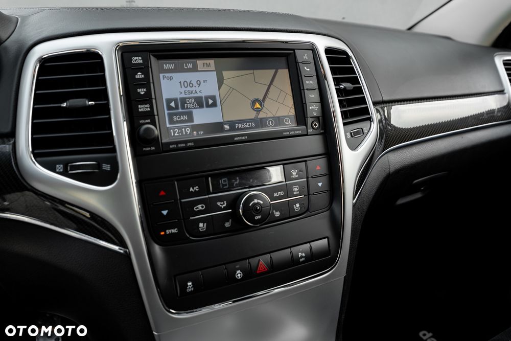 Jeep Grand Cherokee SRT8 - 36
