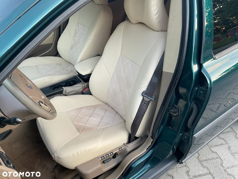 Volvo V70 2.5T Momentum - 6
