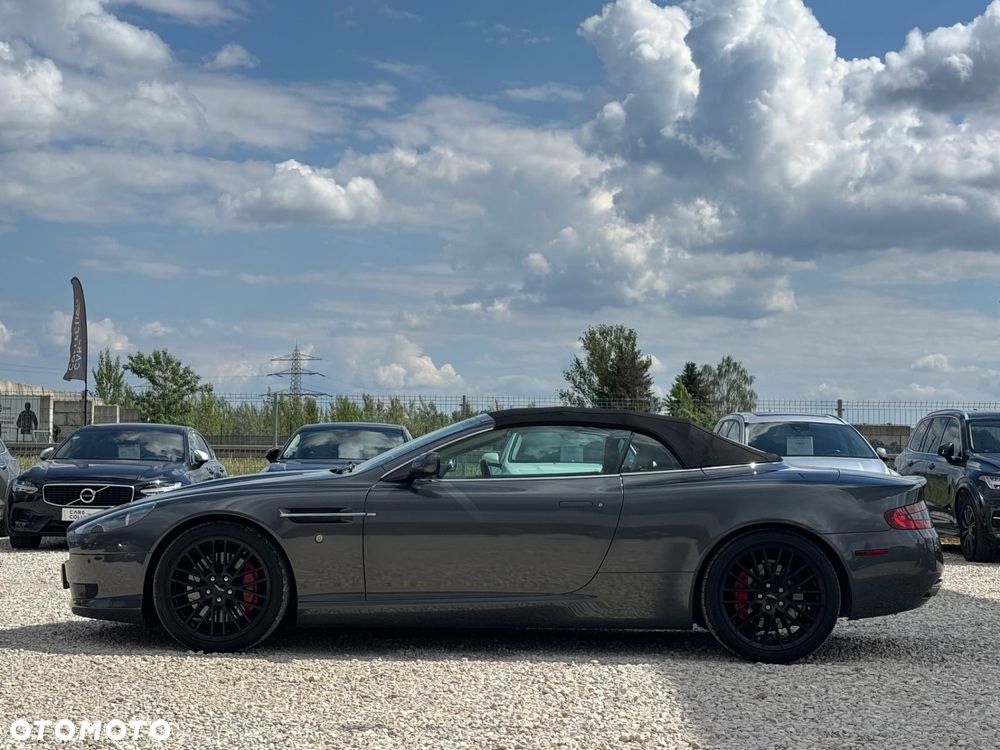 Aston Martin DB9 - 7