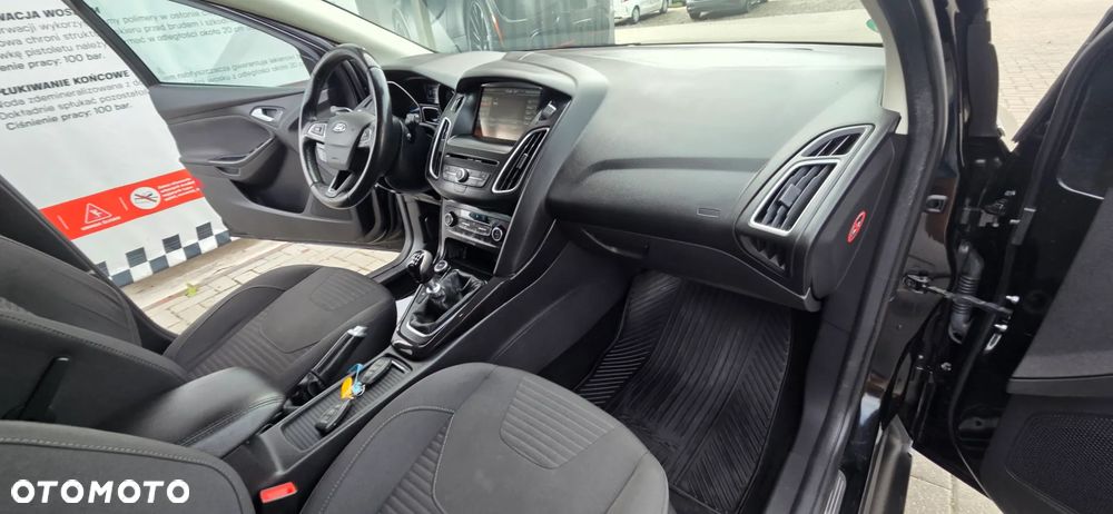 Ford Focus 1.5 EcoBoost STart-Stopp-System TITANIUM - 36