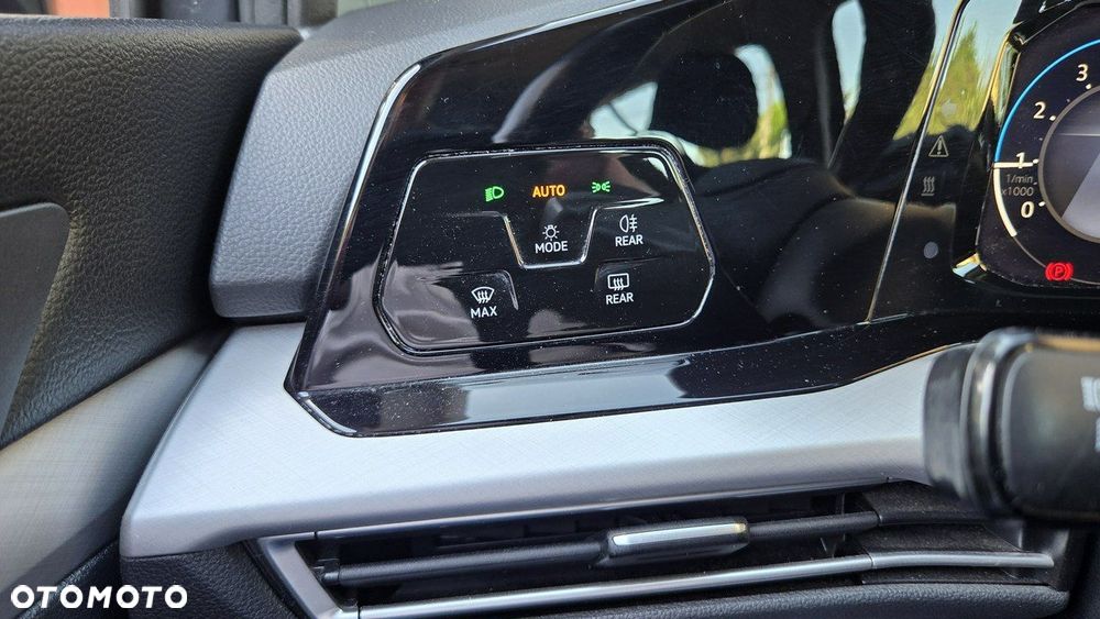Volkswagen Golf - 25