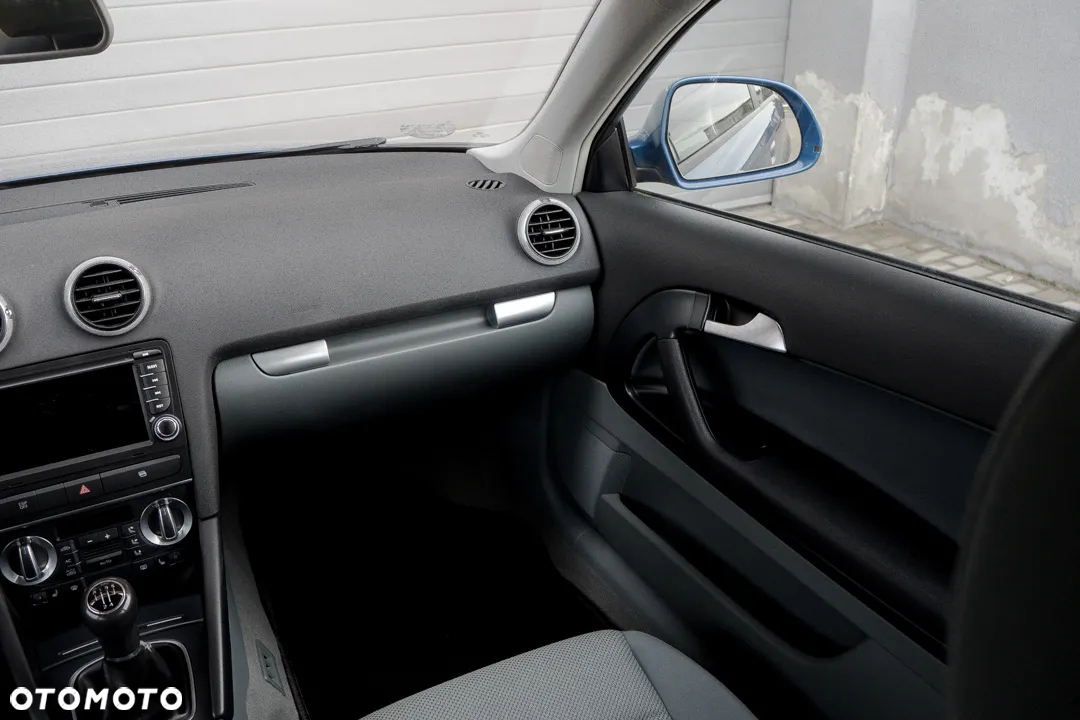 Audi A3 1.6 Attraction - 32