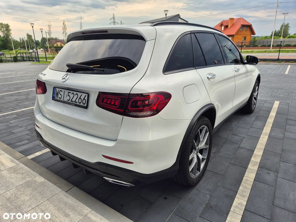 Mercedes-Benz GLC 300 4Matic 9G-TRONIC AMG Line Plus - 4