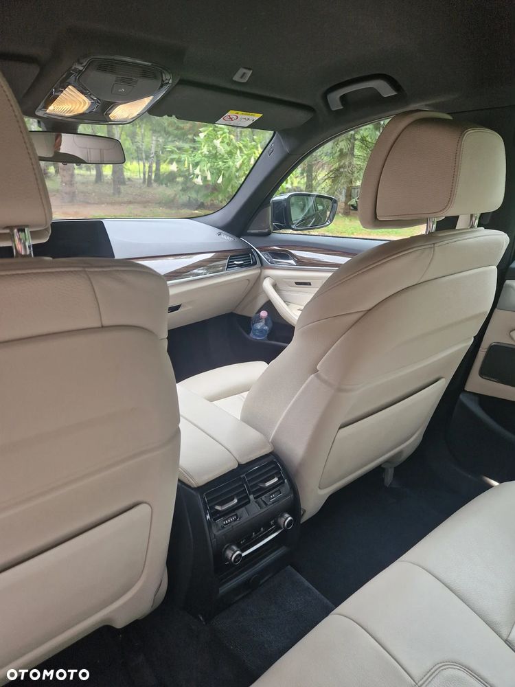 BMW Seria 5 520d xDrive Sport - 2