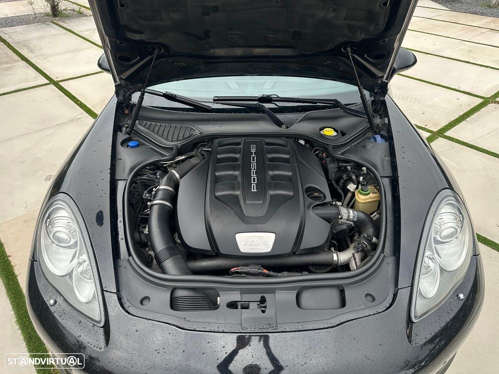 Porsche Panamera 3.0 V6 - 4