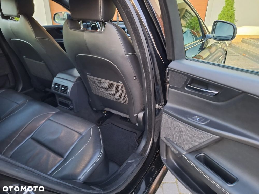 Jaguar XE 20d R-Sport - 19