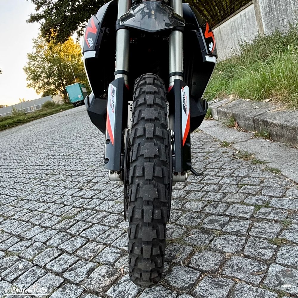KTM 890 Adventure R - 18
