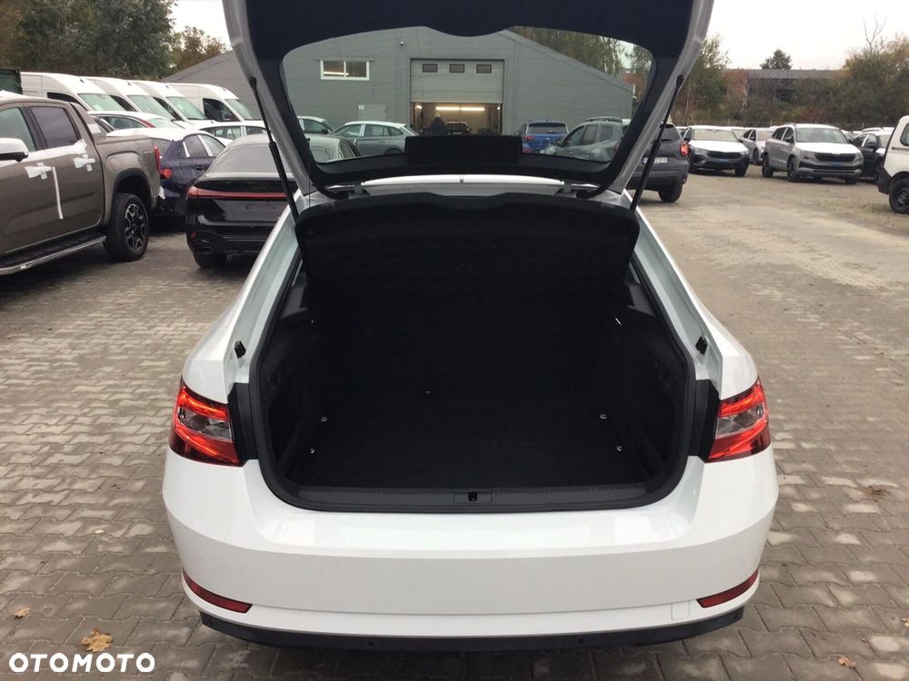 Skoda Superb 1.5 TSI Active DSG - 25