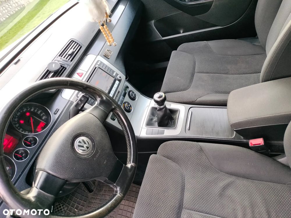 Volkswagen Passat - 15