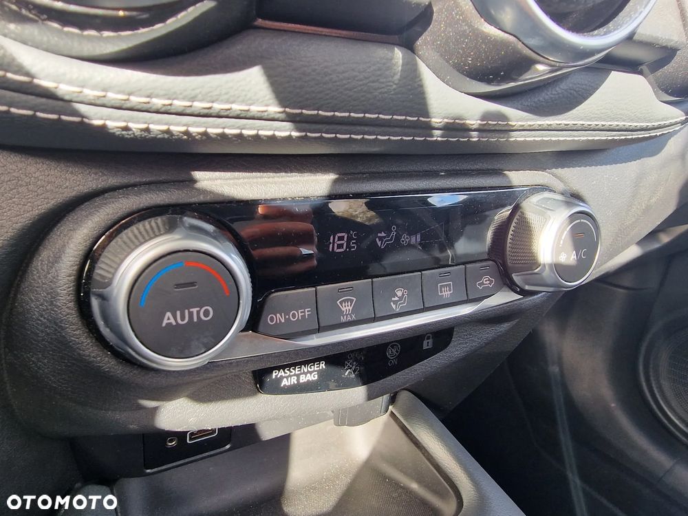 Nissan Juke 1.0 DIG-T N-Connecta DCT - 12