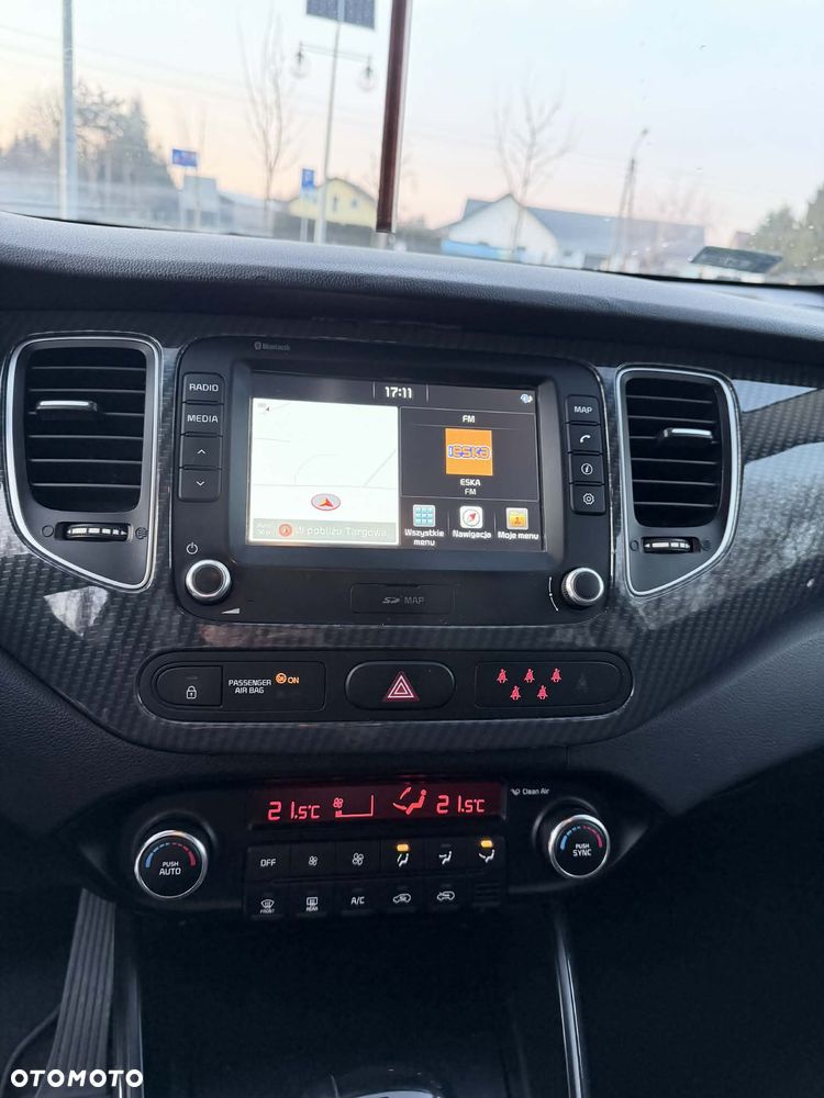 Kia Carens - 32