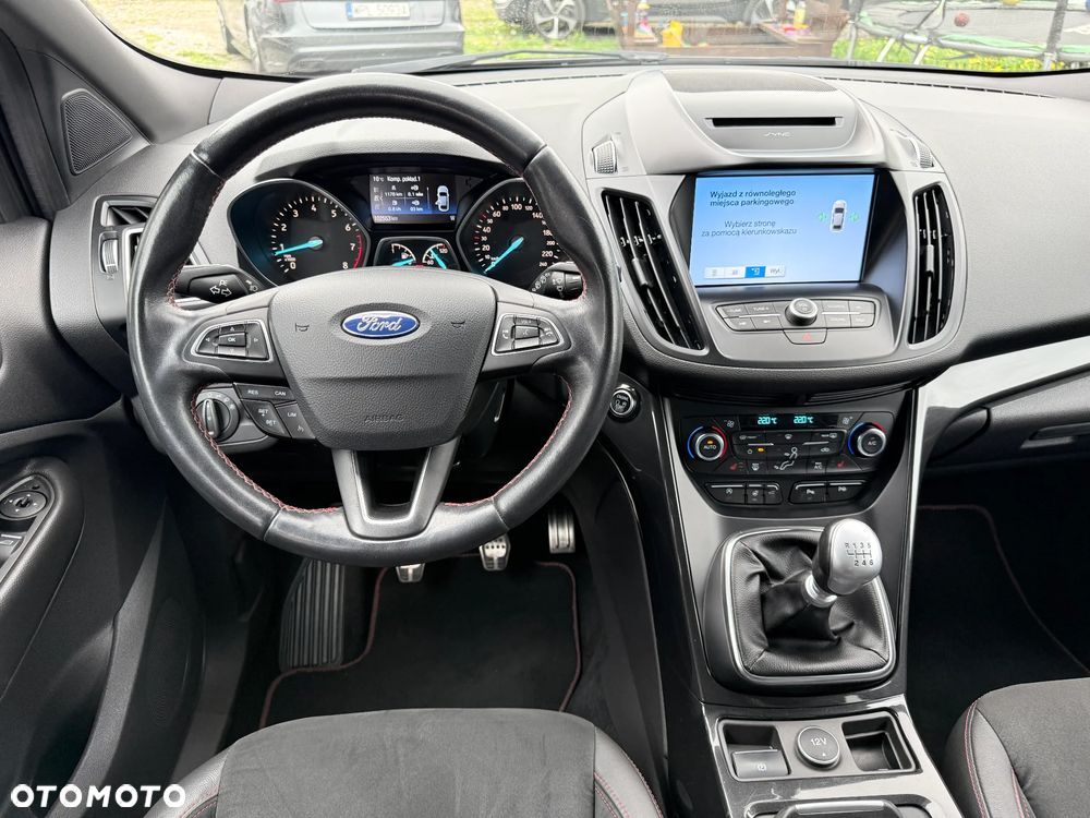 Ford Kuga 1.5 EcoBoost 2x4 ST-Line - 31