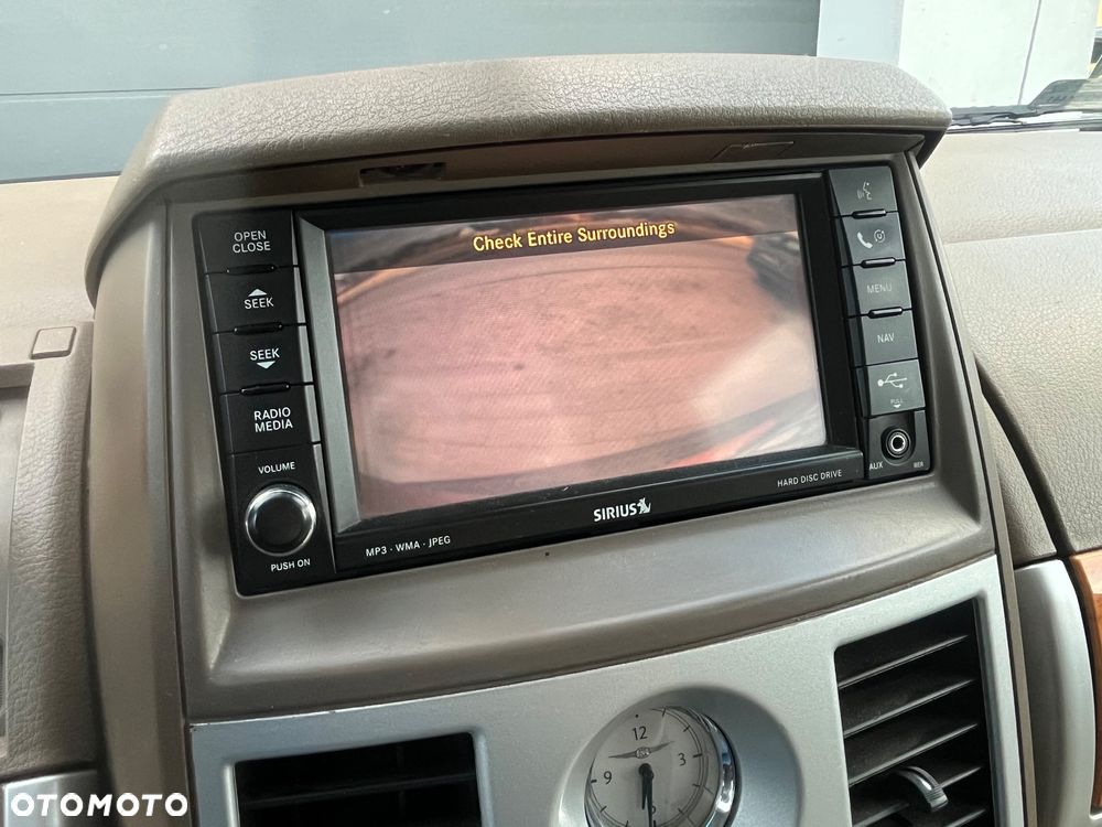 Chrysler Town & Country - 24