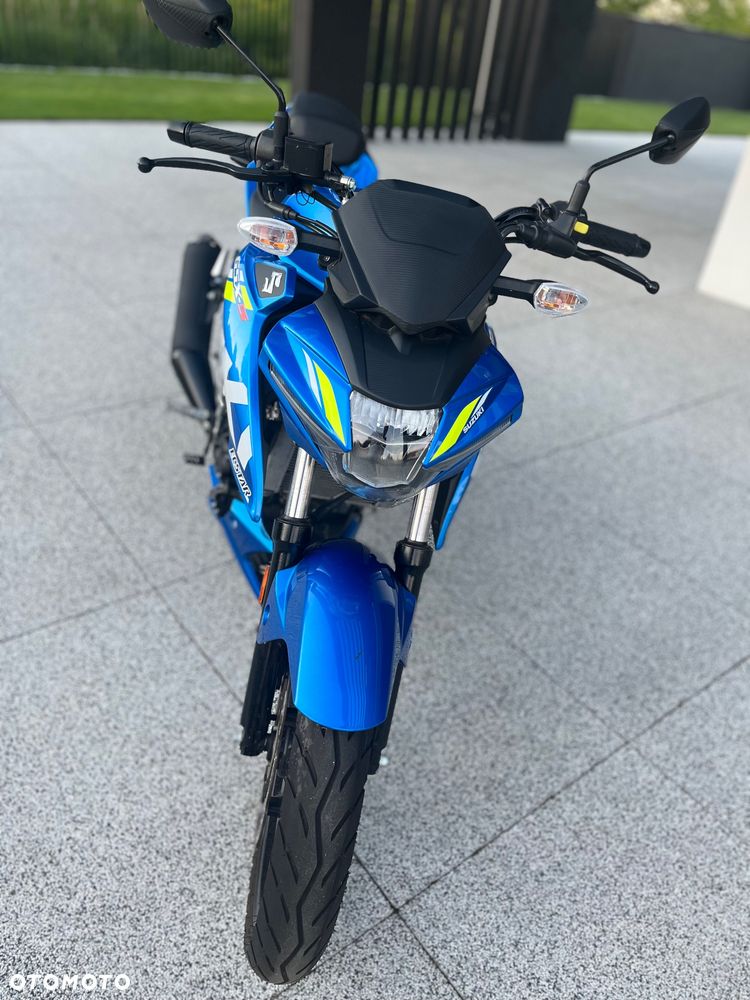 Suzuki GSX - 3