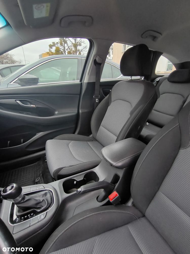 Hyundai i30 1.4 T-GDI Classic + DCT - 10