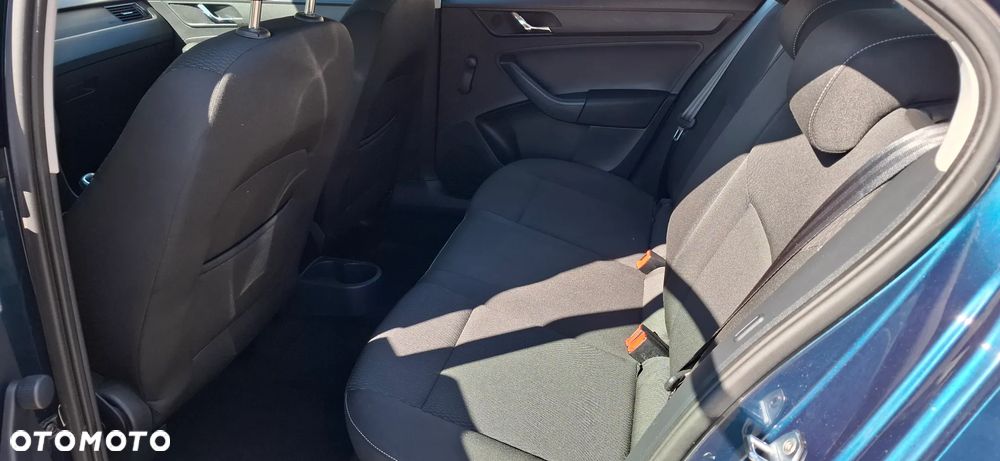 Skoda RAPID 1.2 TSI Elegance - 9