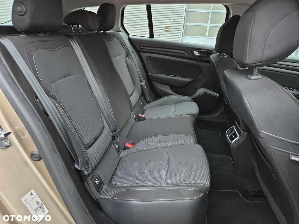 Renault Megane 1.5 Blue dCi Business - 11