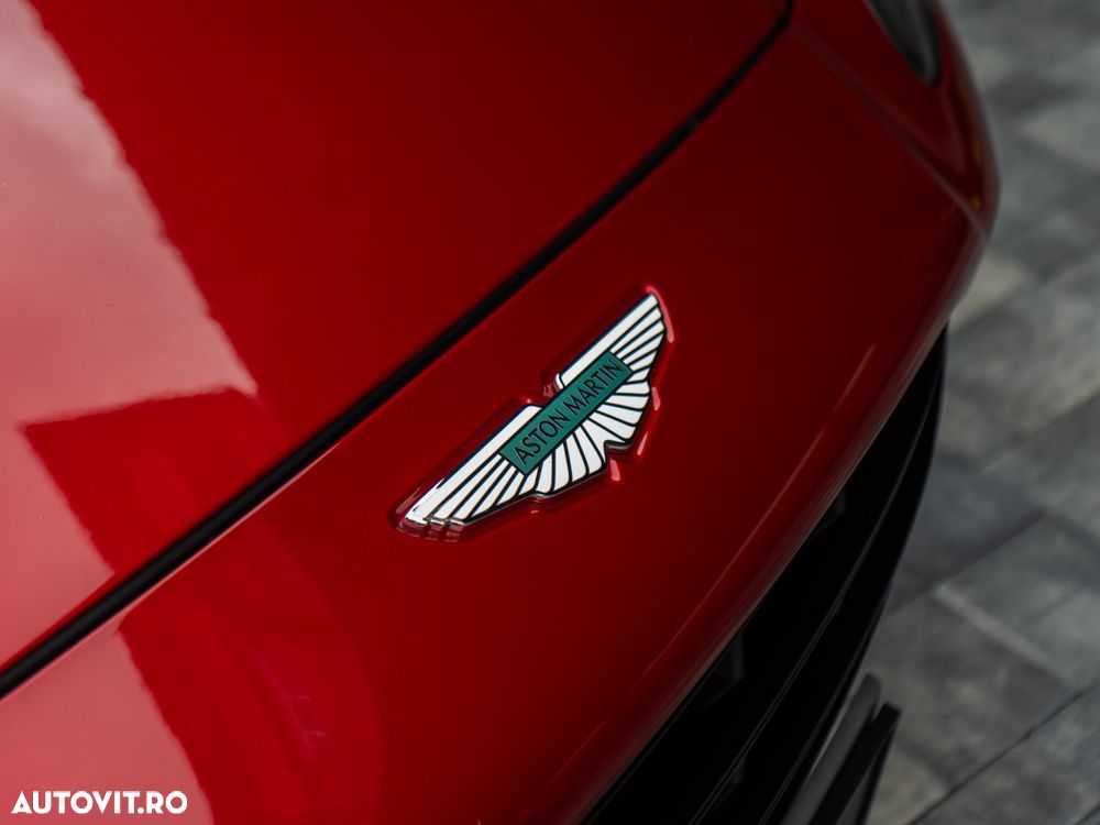 Aston Martin DBX - 6