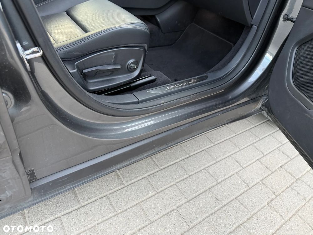 Jaguar I-Pace EV400 AWD R-DYNAMIC HSE - 29