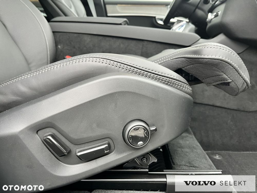 Volvo XC 90 - 40