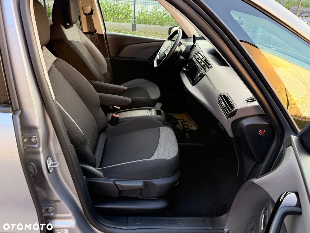 Citroën C4 SpaceTourer 1.6 PureTech More Life S&S EAT8 - 23