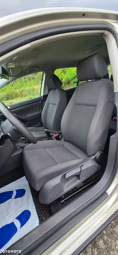 Volkswagen Golf - 11