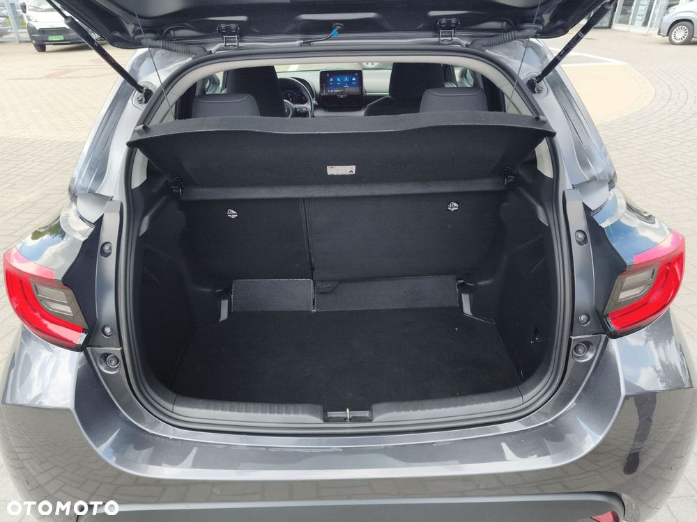 Toyota Yaris Hybrid 1.5 Style - 13