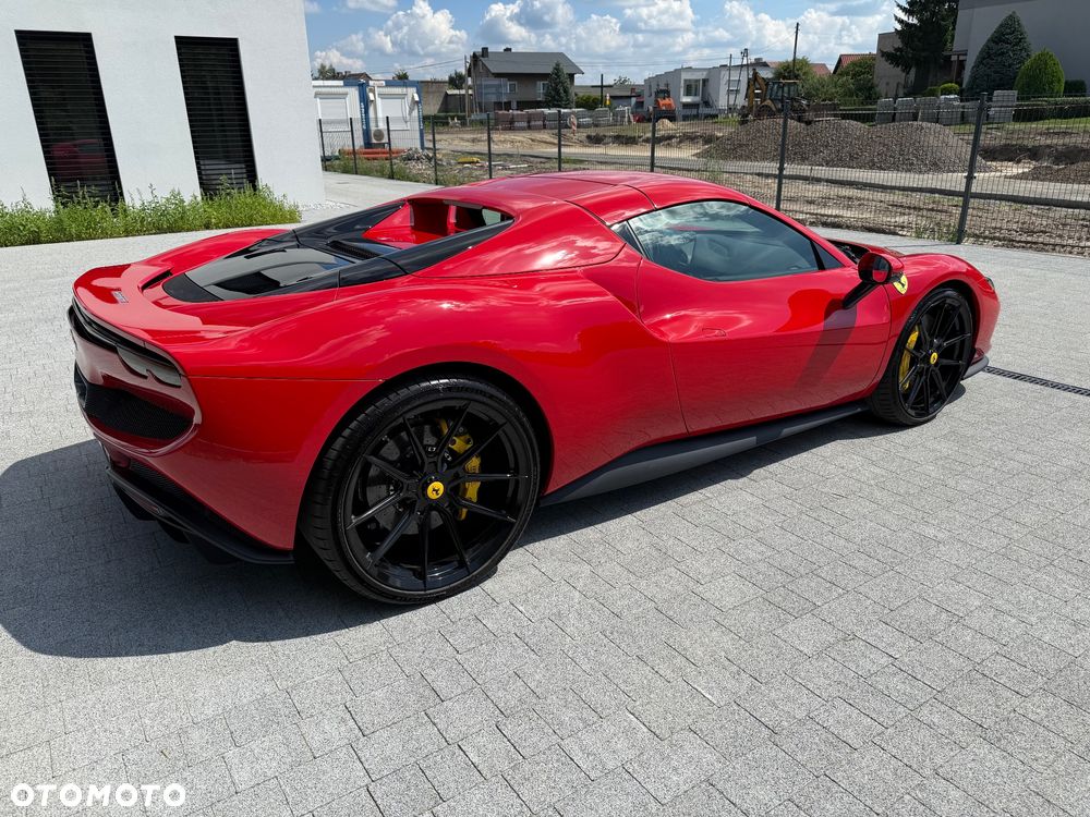 Ferrari 296 GTS - 12