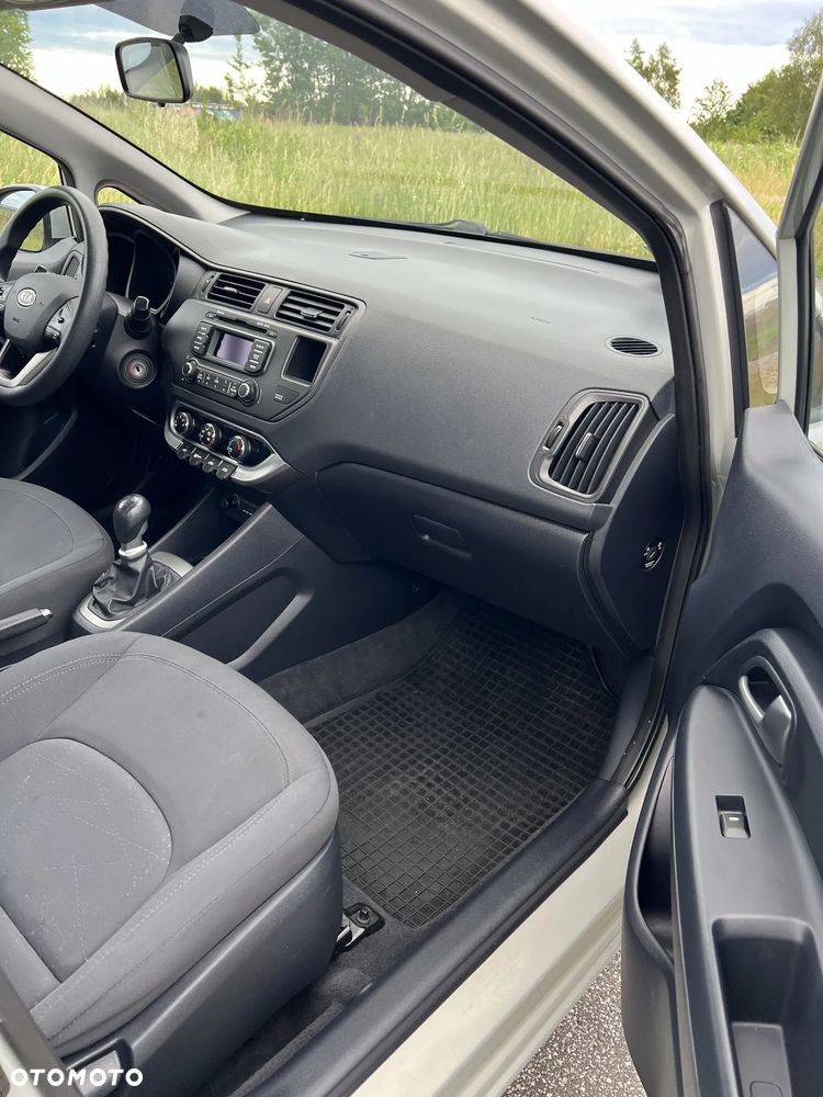 Kia Rio - 21