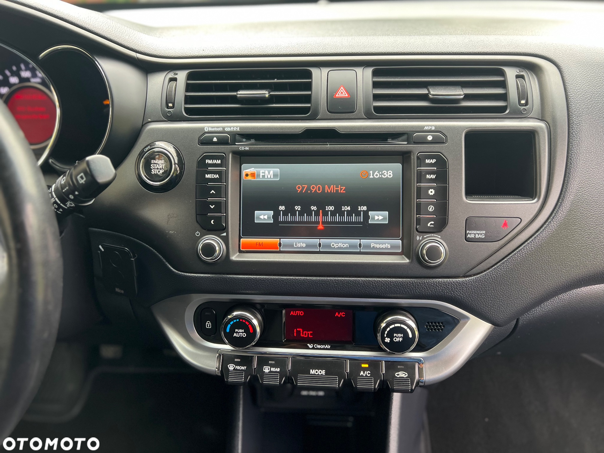 Kia Rio 1.4 Dream Team Edition - 19