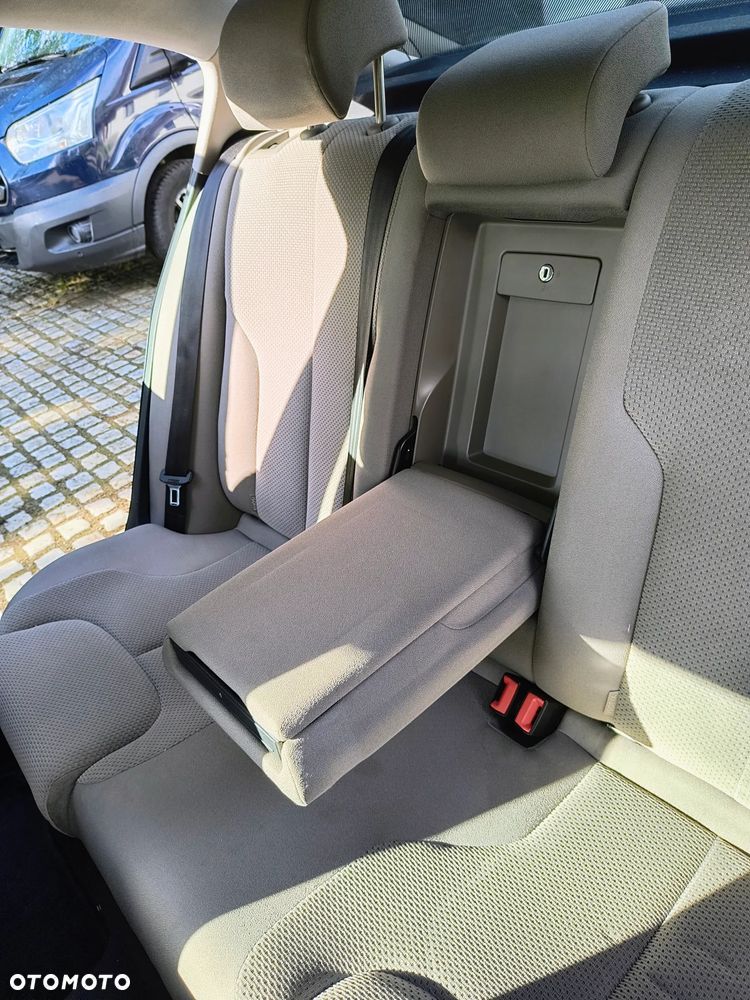 Volkswagen Passat 2.0 TDI DPF Comfortline - 20