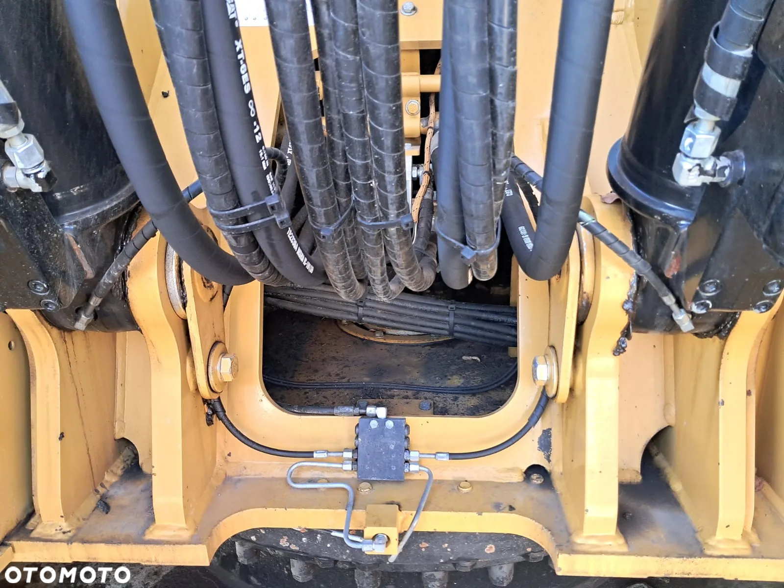 Caterpillar 325 FLCR - 8