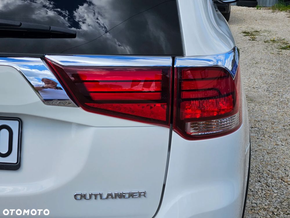Mitsubishi Outlander 2.0 2WD Diamant - 17