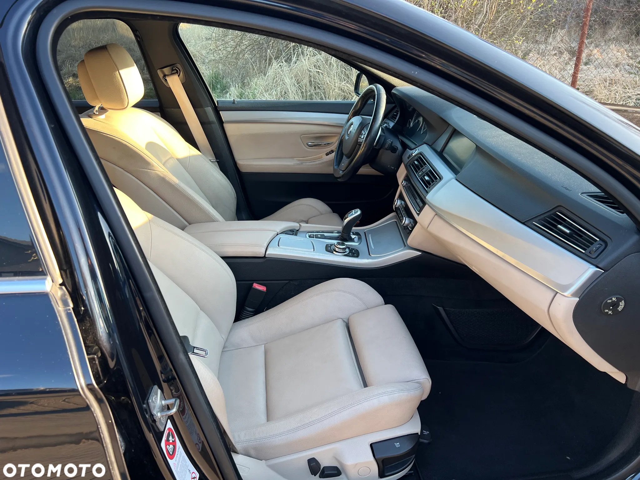 BMW Seria 5 530d xDrive Touring Sport-Aut - 10