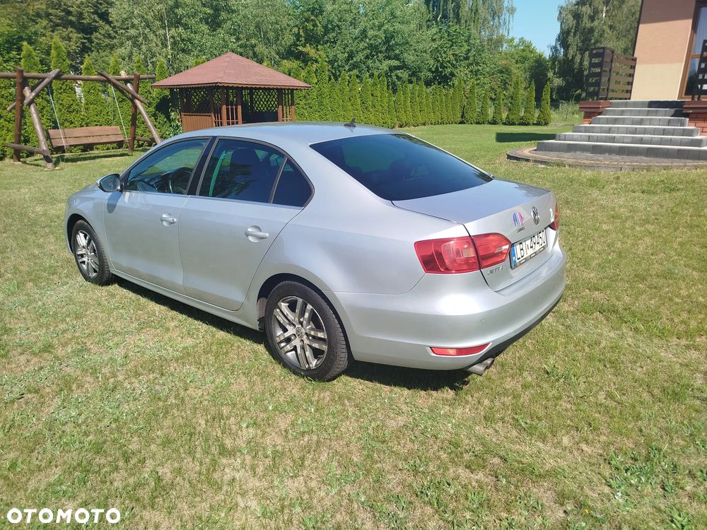 Volkswagen Jetta 1.4 TSI Highline - 2